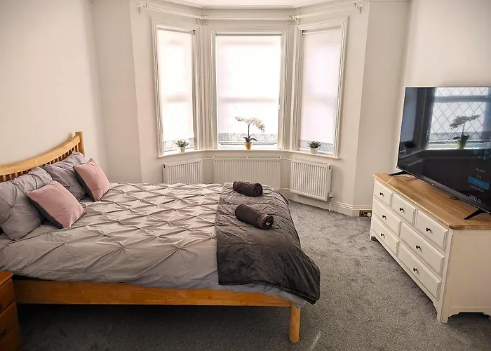 Cosy Bee And Apartment